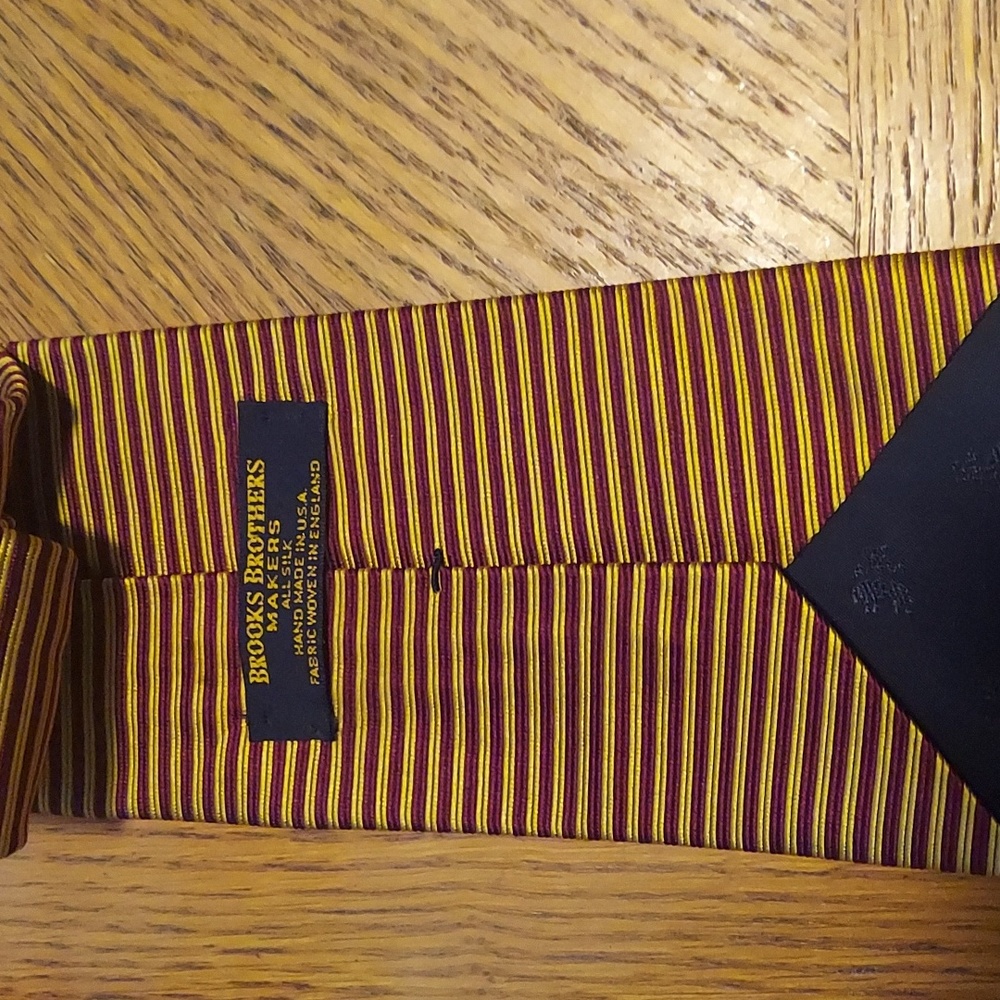 Brooks Brothers (Makers series) all silk handmade tie